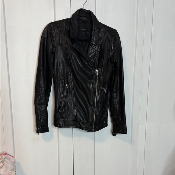 Danier | Women's Black Leather Zip Up Jacket PTP 16in flat lay - XS-Small - Picture 1 of 6